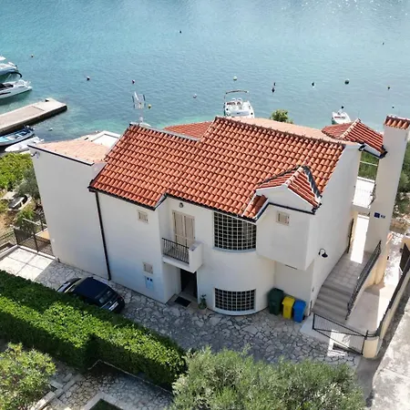 Divna Villa