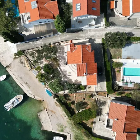 Villa Divna